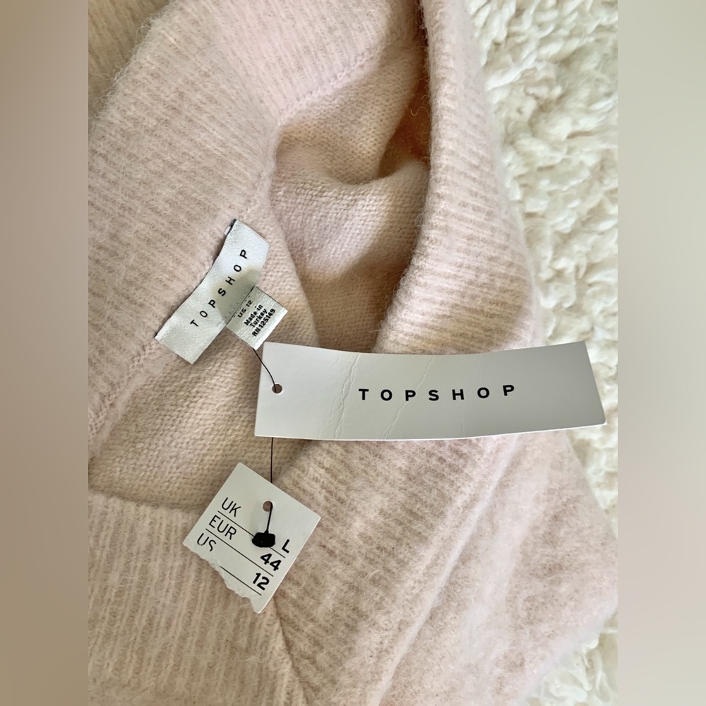 Topshop NWT Oversized Fuzzy Soft Light Baby Pink Wide V-Neck Sweater L - Picture 6 of 7